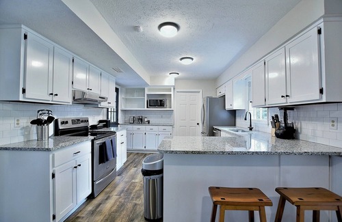 Fortson House | 5BR, 3BA Spacious N. Columbus Villa w/Hot Tub, BBQ, Play Area, 13 mi. to Benning