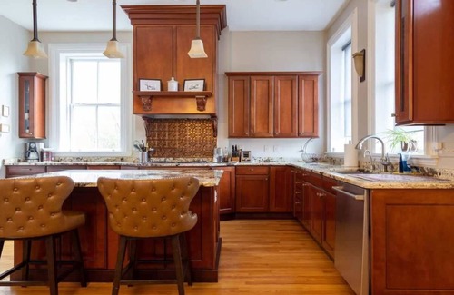 Lafayette Square House | 5BR/4.5BA Victorian Lafayette Manor/ABODEbucks