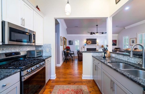 Scanlonville House | 5br/4bath | POOL-Firepit-Porch-Outdoor Hot Shower | OneLevel Lush Tropical Oasis