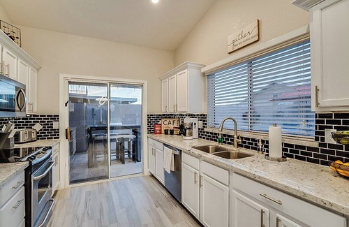 Deer Valley House | 5BR Hideaway w/Heated Pool/Hot Tub/Billiards Table