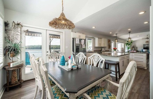 Hot Springs House | 5BR Lakefront With Private Pool, Hot Tub, Putting Green, Arcade, Stunning Views