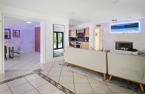 Pinecrest Villa | 5BR Oasis w/Pool & 1 Acre of Land w/BBALL&Soccer