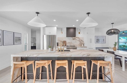 Palma Sola House | 5BR with New Heated Pool ! 6mi from AMI Beach & IMG Academy! Discount Fall Rates