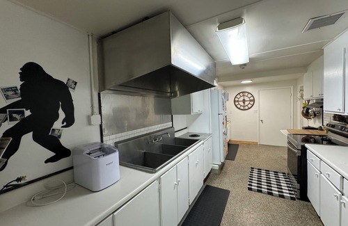 Andrews House | 5min to Breweries and 25min to Tail of the Dragon. Pool table + pet friendly!