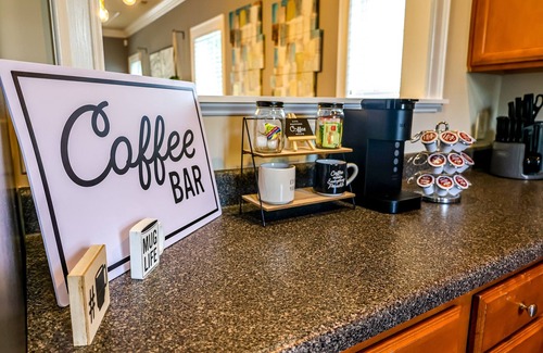 Umstead House | 5min to the airport! King Bed Suite in the heart of Brier Creek