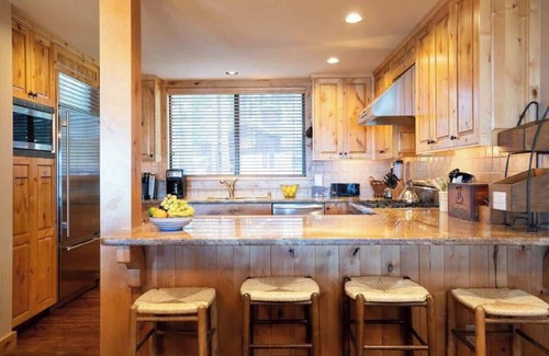 Tahoe City House | 6-8 Miles to Palisades|Alpine|Homewood|Walk to TC