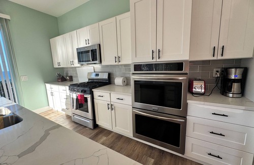 Roatan House | 6 Bd, 6 Bth, 2 living rms, huge kitchen, private pool & hot tub, rooftop deck!