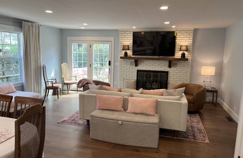 Paducah House | 6-bdrm house, complete renovation, 1 mile from historic downtown, quilt museum