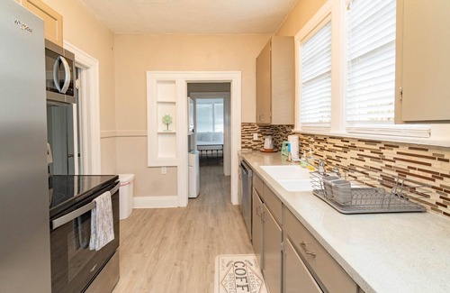 Montgomery House | 6 Bed Cloverdale Charm w/2 Kitchens & Large Yard
