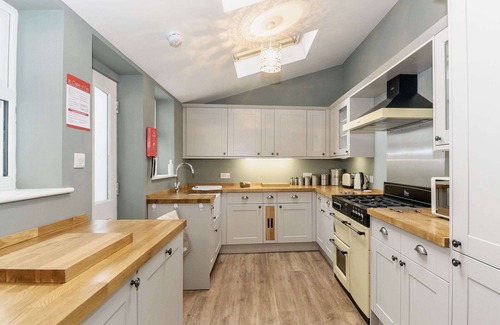 Whitby Cottage | 6 bedroom accommodation in Whitby