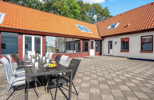 Kjellerup House | 6 bedroom gorgeous home in Kjellerup