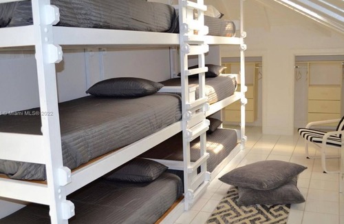 Key Biscayne Apartment | 6 Bedroom Single family 332603 by Houzlet