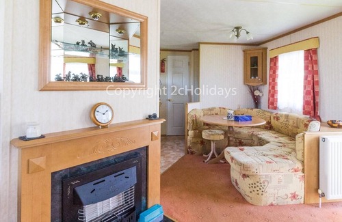 Corton House | 6 berth caravan with a full sea view at Azure Seas in Suffolk ref 32031AZ