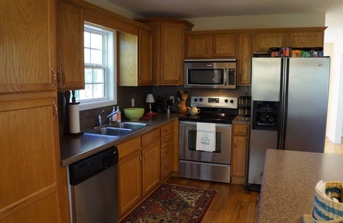 Wedowee House | 6 BR Charming Waterfront Spacious Lakehouse with Private Double-decker Dock