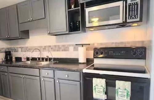 Greater Northdale Apartment | #6 Dimateli's Serenity Guest House.