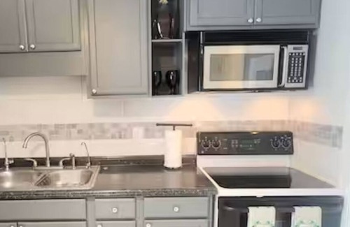 Greater Northdale Apartment | #6 Dimateli's Serenity Guest House.