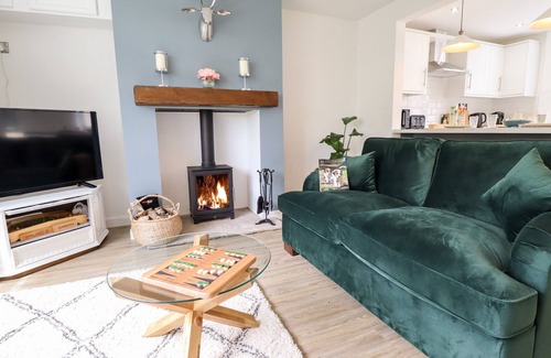 Gainsborough Cottage | 6 HILLSIDE COTTAGES, pet friendly in Kirton-In-Lindsey