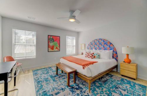 Columbia House | 6 King BR-Across from Township