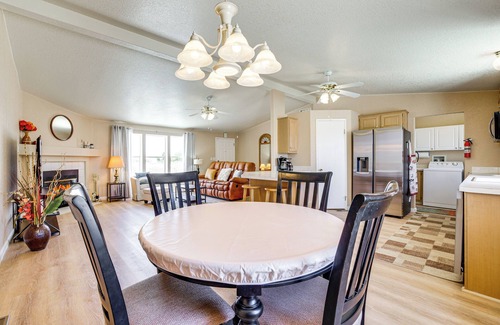 Pahrump House | 6 Mi to Downtown Pahrump: Scenic Desert Retreat