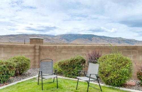 Northwest Reno House | 6 Mi to Dtwn Reno Mtn-View Retreat with Fireplace!