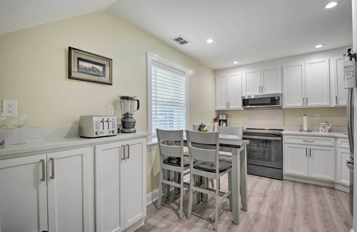 Brightwood House | 6 Mi to Ivy City: Guesthouse w/Fire Pit in DC!