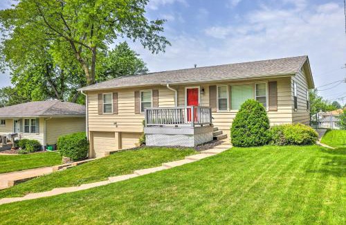 Omaha House | 6 Mi to Old Market Home with BBQ-Ready Patio!