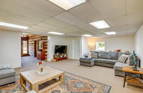 Hollywood Apartment | 6 Mi to Scottsboro Apt with Furnished Porch