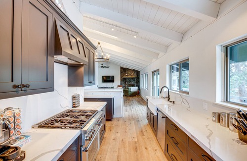 Tahoe Keys House | 6 Mi to Slopes: Mtn-View Retreat in Lake Tahoe