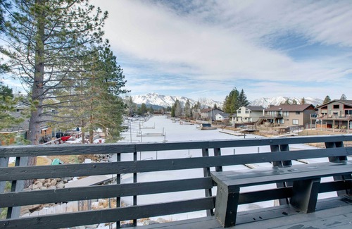 Tahoe Keys House | 6 Mi to Slopes: Mtn-View Retreat in Lake Tahoe
