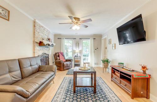 Snellville House | 6 Mi to Stone Mountain Park Home with Deck!