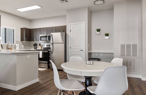 Deer Valley Apartment | 6 Miles From Banner Thunderbird w/Pool and Gym