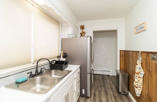 North Chicago House | 6 Min to Naval Station Great Lakes,Six Flags, RFU Medical Center,FHCC,Commissary