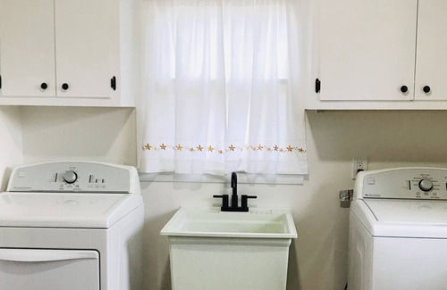 Cullman House | 6 minutes to I-65, Ave Maria Grotto, Blessed Sacrament Shrine, Smith Lake Park