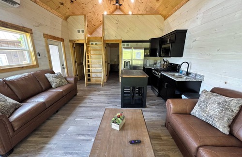 Gadsden Cabin | 6 Person Cabin on the River!