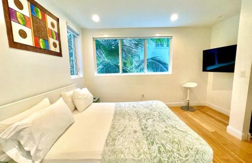 Flamingo/Lummus House | 60 Guests Luxury South Beach Private Estate