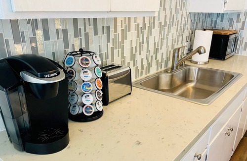 Riverside Rancho Apartment | 60's Modern, Pool View, Near Studios, Zoo and All L.A. Attractions