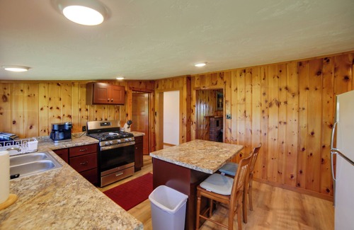 Oconto Cottage | 600' of Green Bay Frontage & Dock: Cozy Cottage