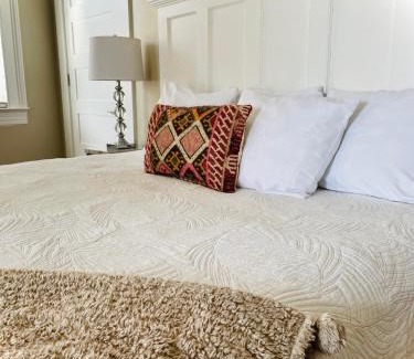 The Point Hotel | 607 Bay Inn Downtown Beaufort