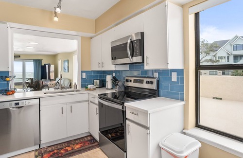 Saint Helena Island Condo | 622 New Haven - New to VRBO! Resort Access Included!