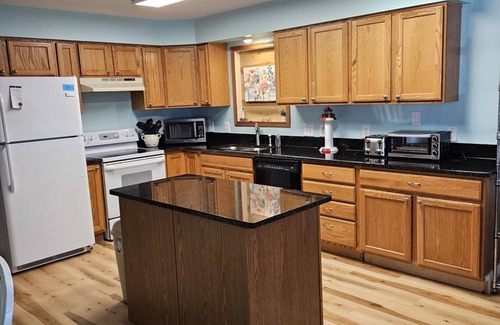 Lakeside Cottage | 645 Sycamore in Lakeside