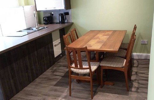 Sittingbourne House | 66 High Street - 4 bedroom holiday home in Grade II listed house