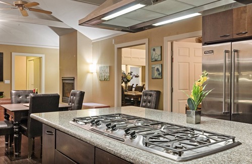 Sleepy Hollow Villa | 6BD/4BA Villa -> Saltwater Pool + BBQ + Pool Table