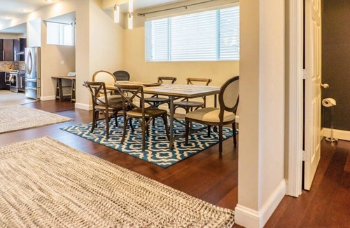 Central West End House | 6BR/4.5BA 4-Floor | Sleeping for 17/ABODEbucks