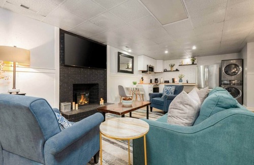 Durham House | 6BR/4.5BA by Duke, UNC, DPAC