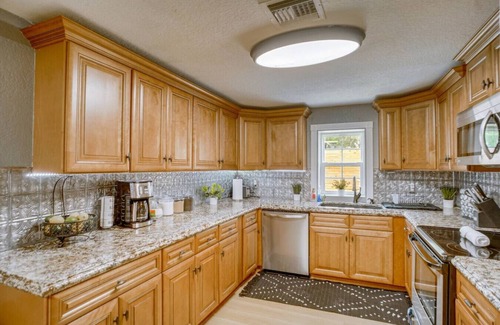 Vero Beach House | 6BR Family Compound |Game Room|2mi to Wabaso Beach