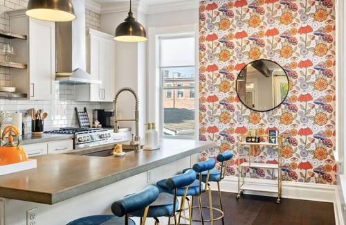 Lawrenceville House | 6min to Pittsburgh Zoo l A block from Butler St