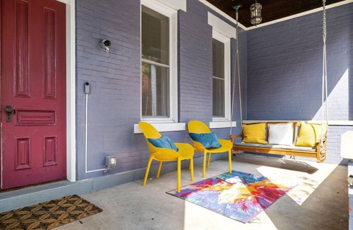 Lawrenceville House | 6min to Pittsburgh Zoo l A block from Butler St