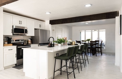 Central Oklahoma City House | 6MIN TO WILL ROGERS AIRPORT | HOT TUB | GAME ROOM | POOL TABLE