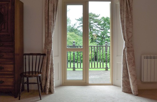 Ryde Cottage | 7 bedroom accommodation in Wootton Bridge, near Ryde