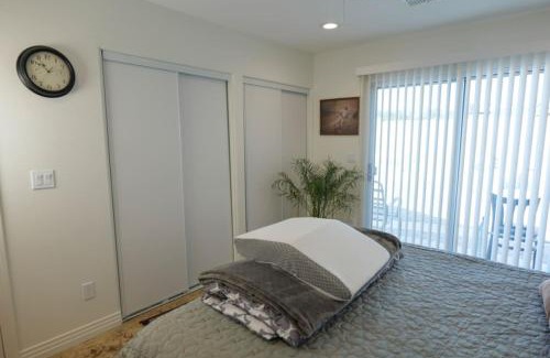 Paradise House | 7 bedroom home with fenced yard